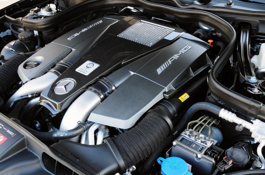  Mercedes-Benz CLS63 AMG 2012 года  (фото 27 из 62)